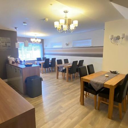 Deepcut Lodge Bed & Breakfast Self Service Camberley Kültér fotó